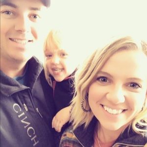 Meet your Posher, Caitlin